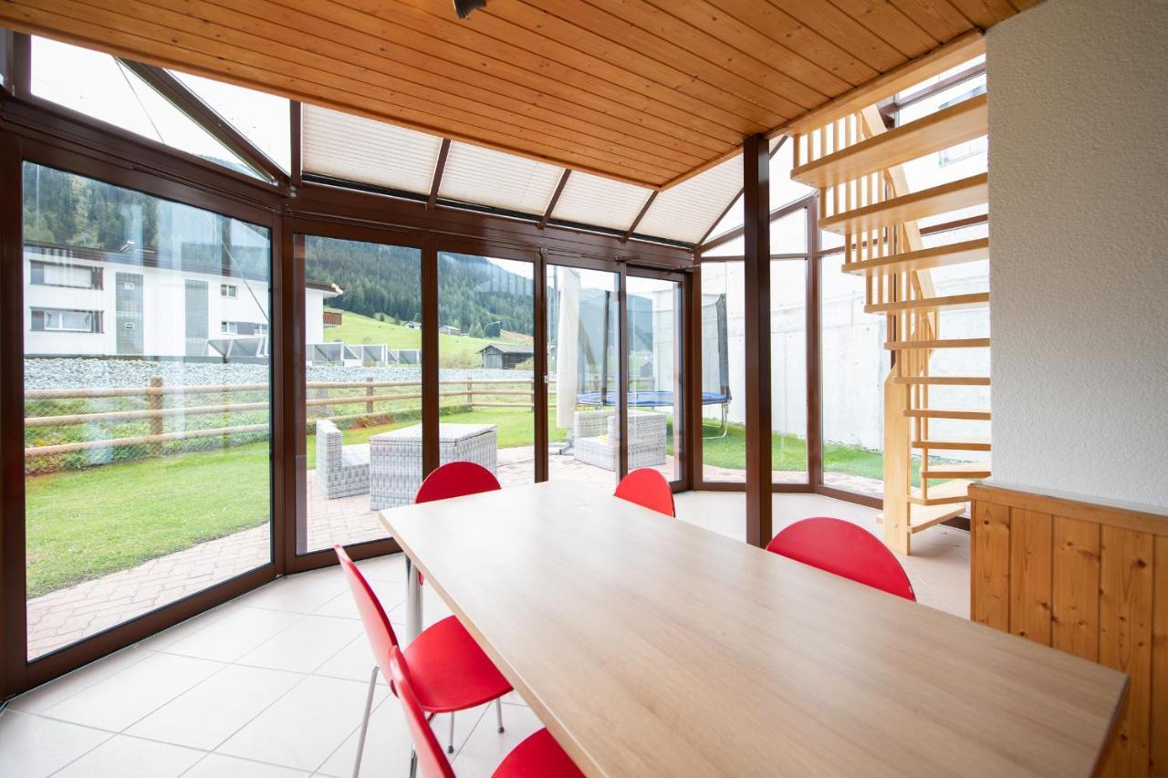 Apartment Agrimonia - 5,5-zi Duplex Bis 9 Personen Mit Eigenem Garten Davos
